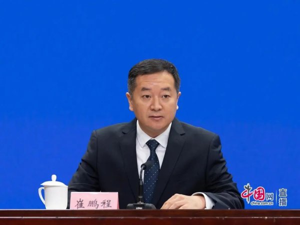 山西股票配资平台 人社部新任新闻发言人，公开亮相